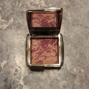 ✨LE✨ NWOB Full-sized Hourglass Ambient Strobe Lighting Blush - Euphoric Fusion
